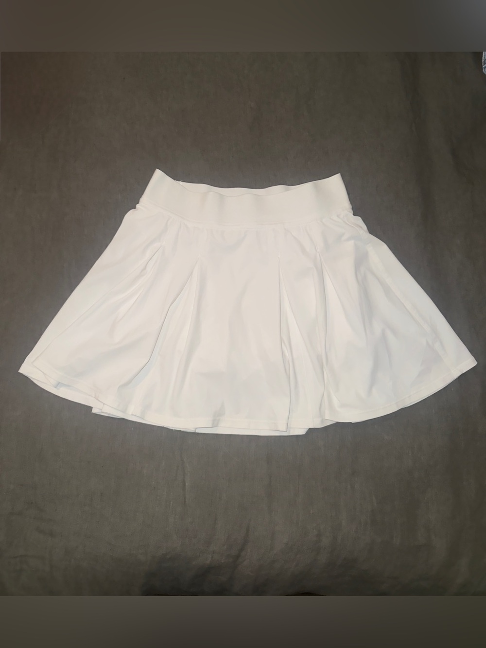 Lululemon white pleated tennis skirt